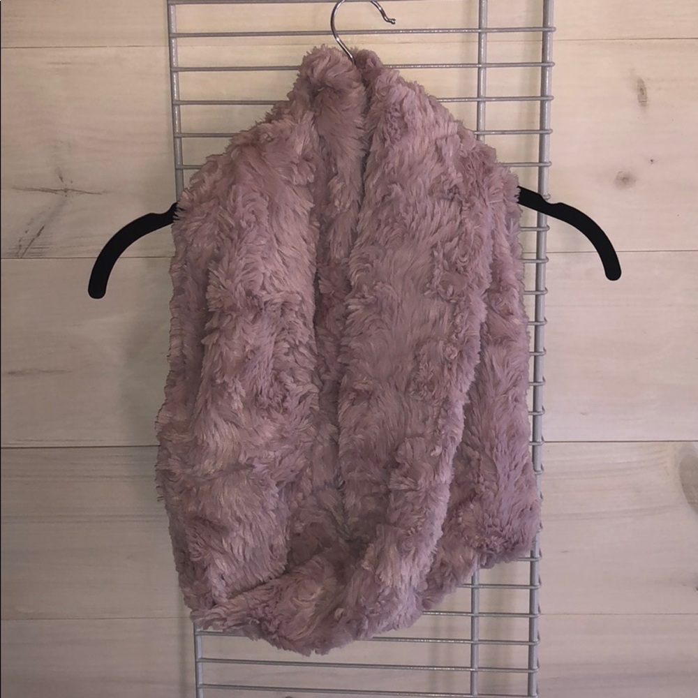 Peace & Pearls, Women’s Chenille Scarf, Rose Smoke
